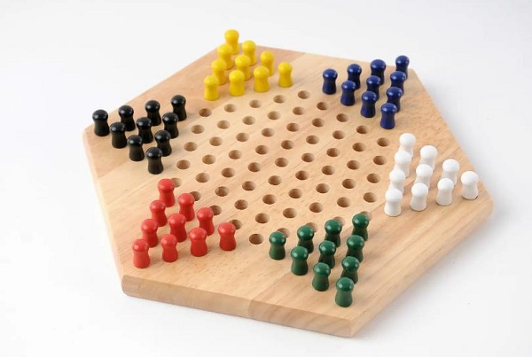 夢見跳棋 做夢夢見跳棋是什么預(yù)兆 夢見跳棋好不好