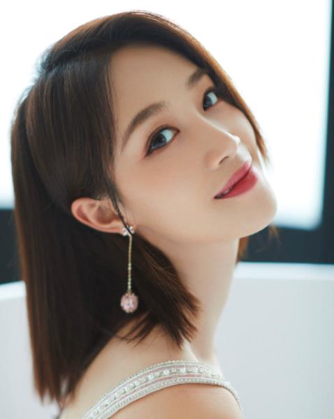 藍盈瑩的出生日期_藍盈瑩生肖屬什么的？_藍盈瑩的生辰八字